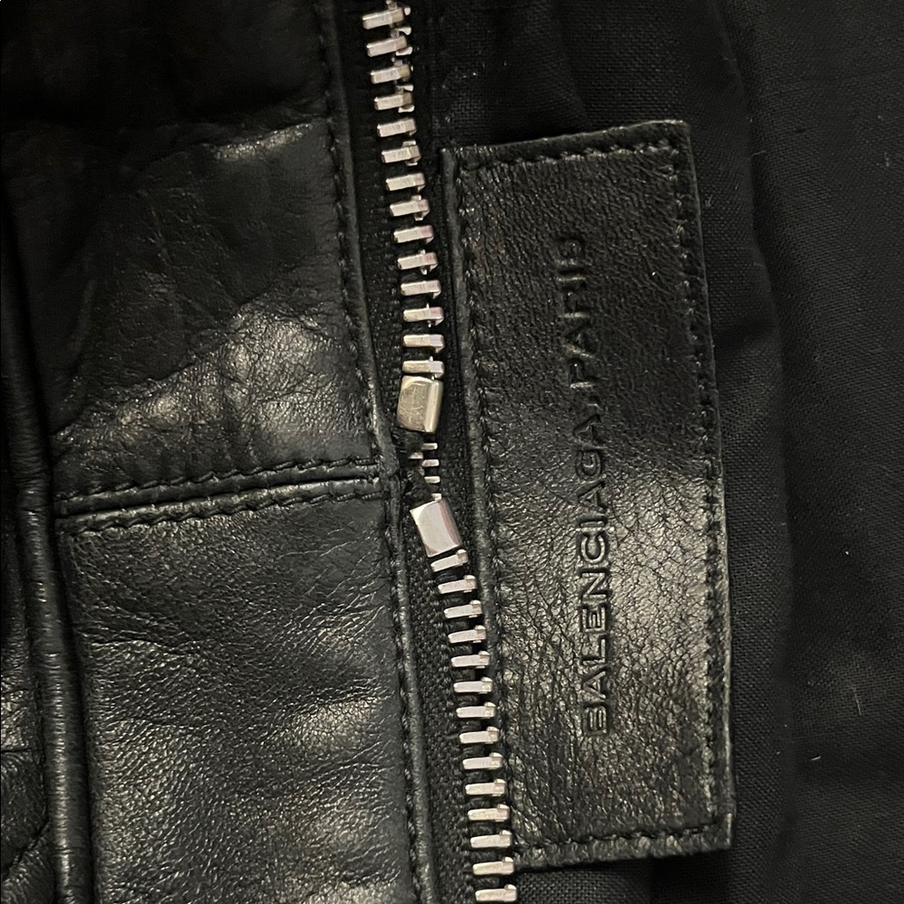 Balenciaga Black Quilted Shoulder Bag - Picture 3 of 7